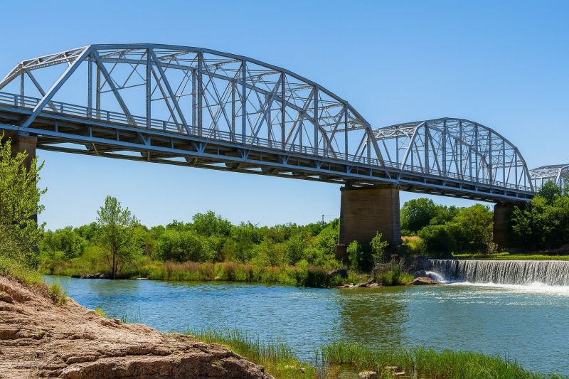 Local Hedge Pruning in Llano, TX