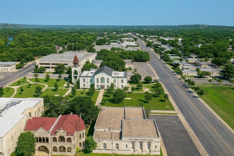 Local Shrub Trimming in Kerrville, TX